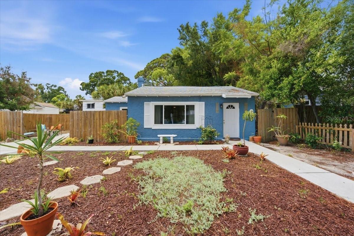 745 Alamanda Way, St Petersburg, FL 33705