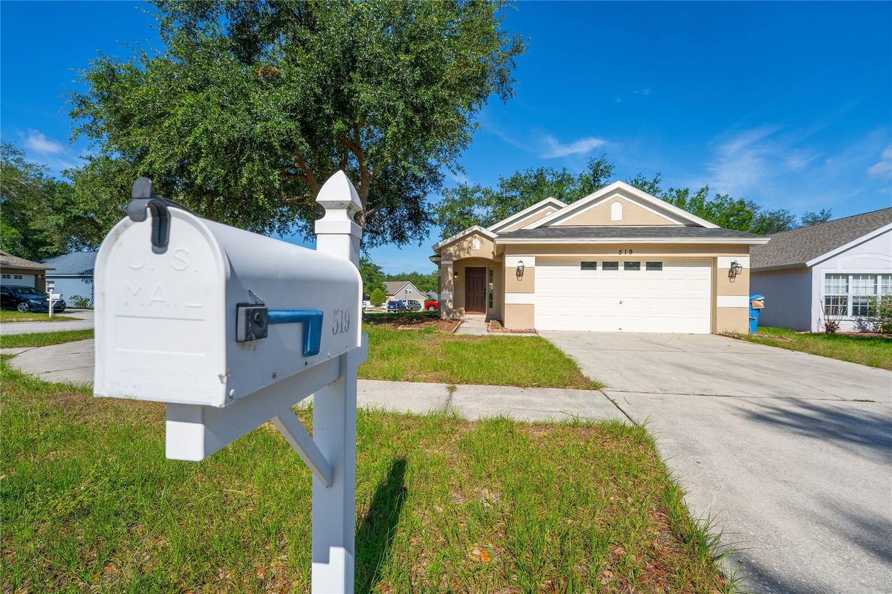 519 Summer Sails Dr., Valrico, FL 33594