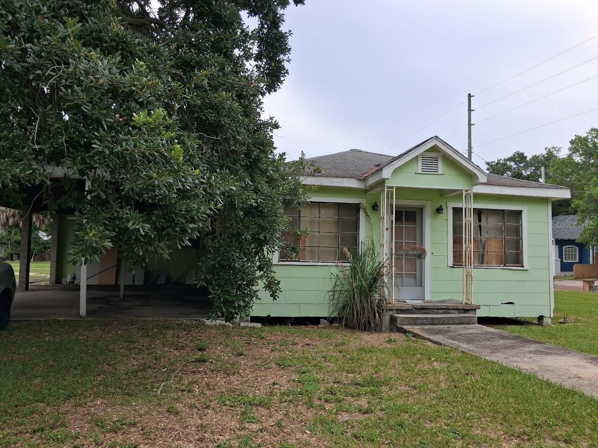 217 Banana St., Tarpon Springs, FL 34689