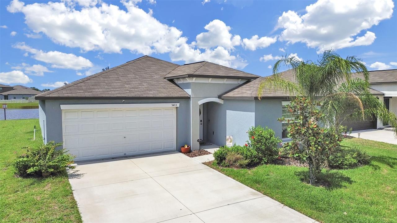 5413 Blue Azure Dr., Wimauma, FL 33598