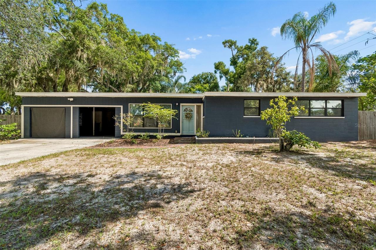 402 Dunedin Ave., Temple Terrace, FL 33617