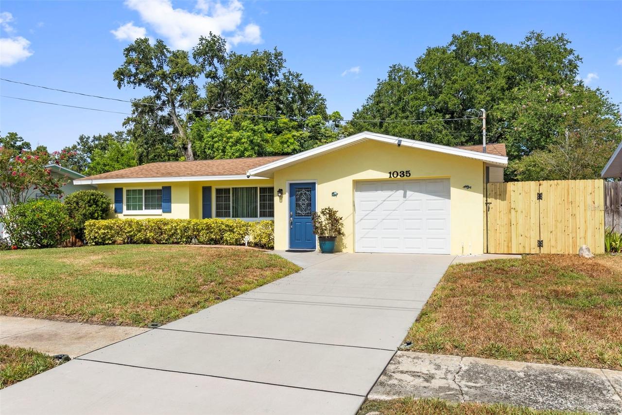 1035 Woodbrook Dr., Largo, FL 33770