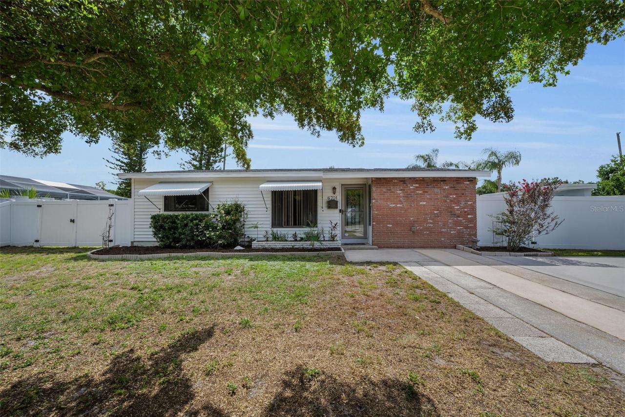 6701 Orchard Dr., St Petersburg, FL 33702