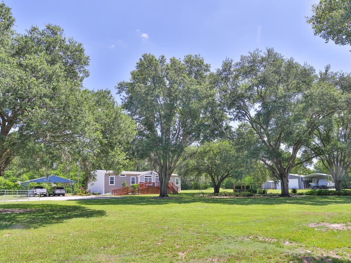 8700 Heather Dr., Zephyrhills, FL 33540