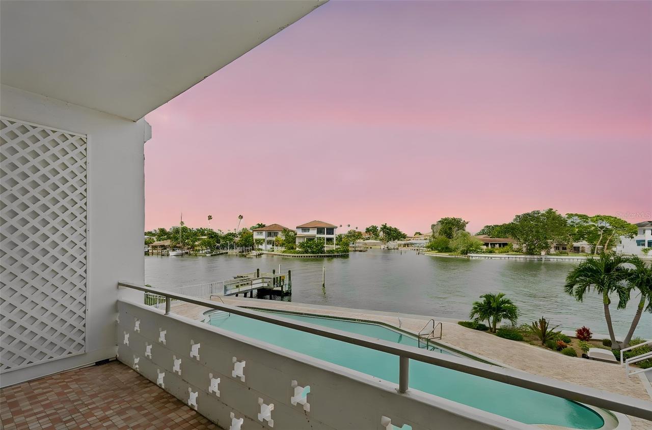 1365 N Snell Isle Blvd. #2E, St Petersburg, FL 33704