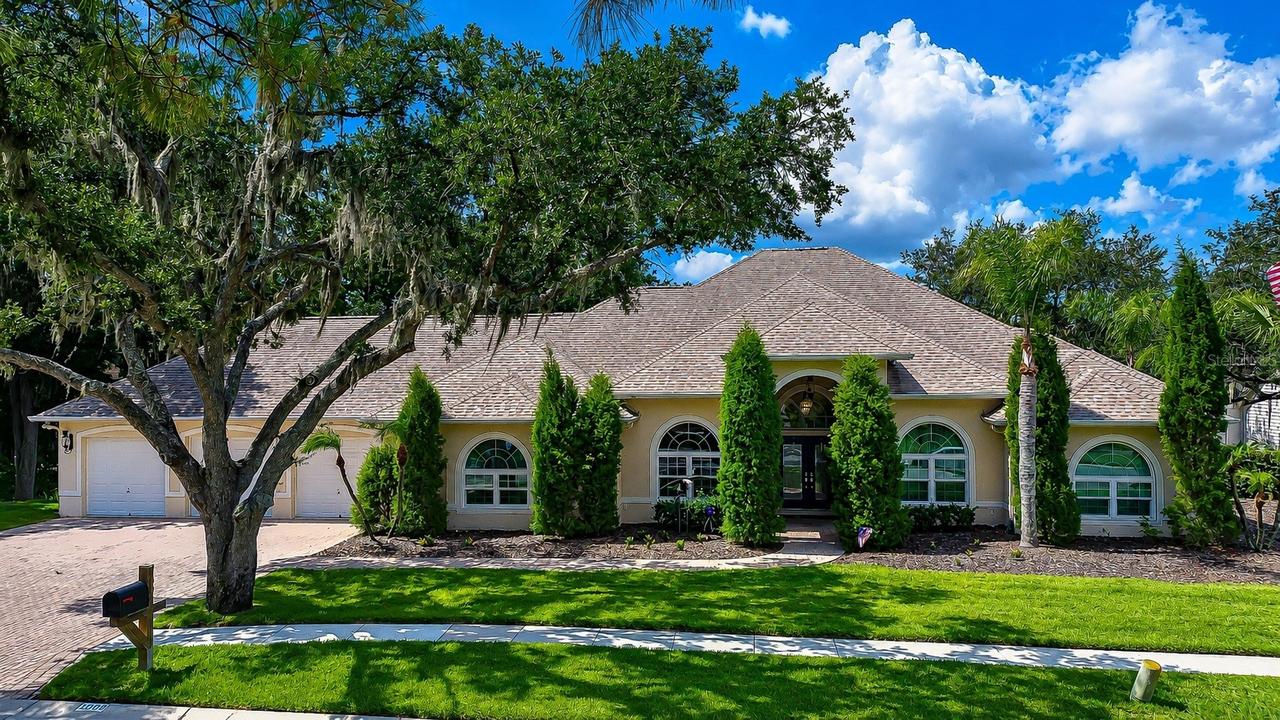 1009 Emerald Creek Dr., Valrico, FL 33596