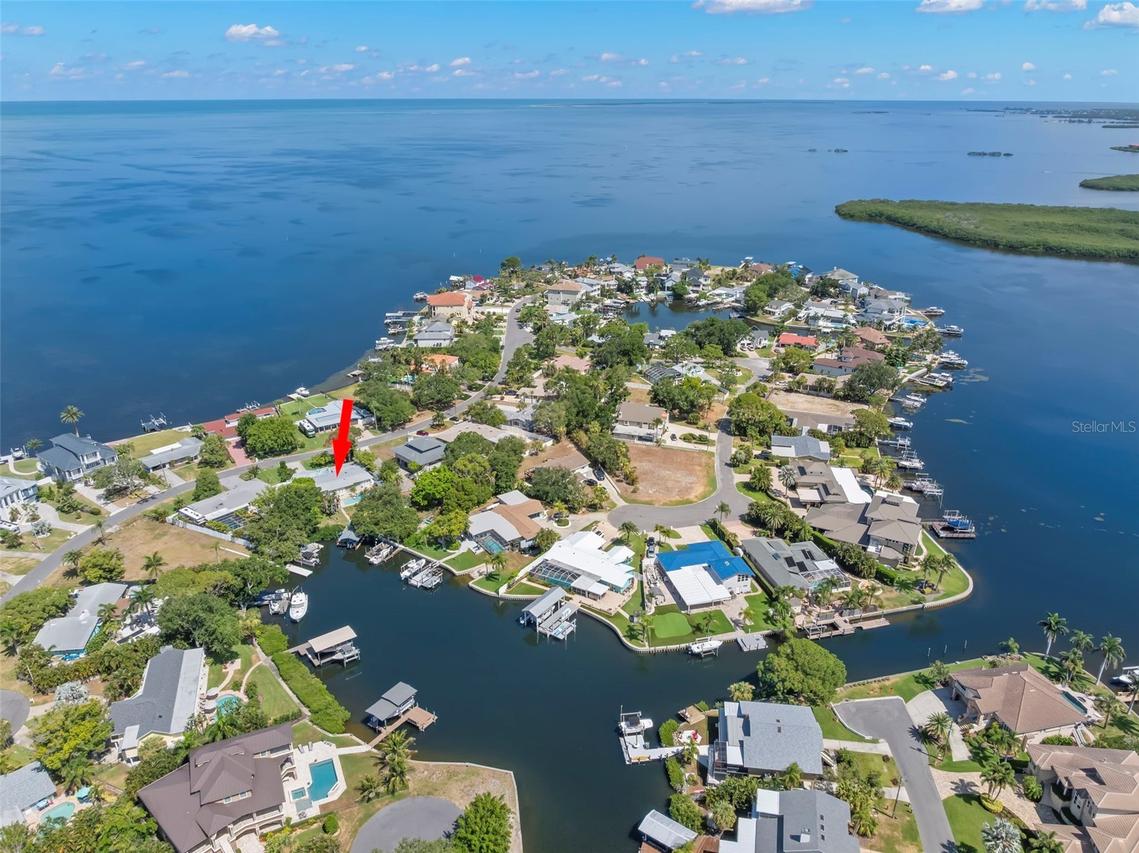 121 Carlyle Dr., Palm Harbor, FL 34683