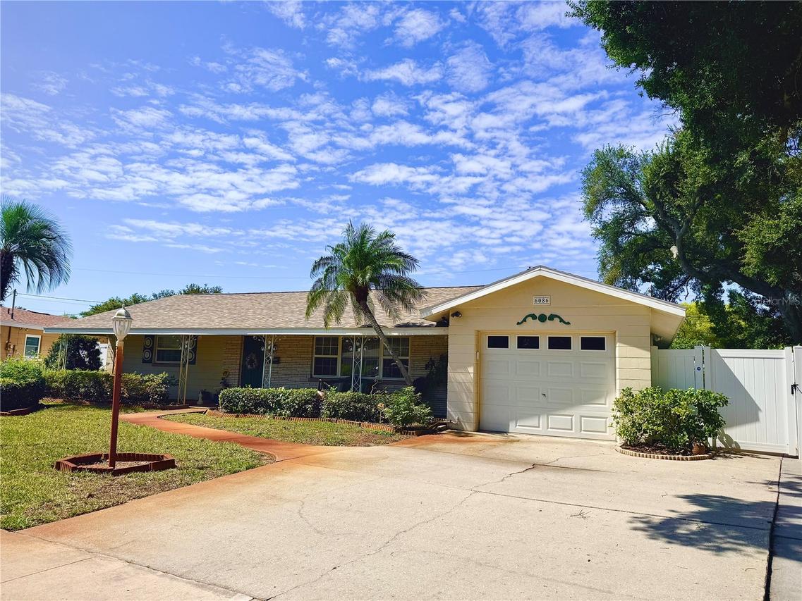 6086 28th Ave., St Petersburg, FL 33710