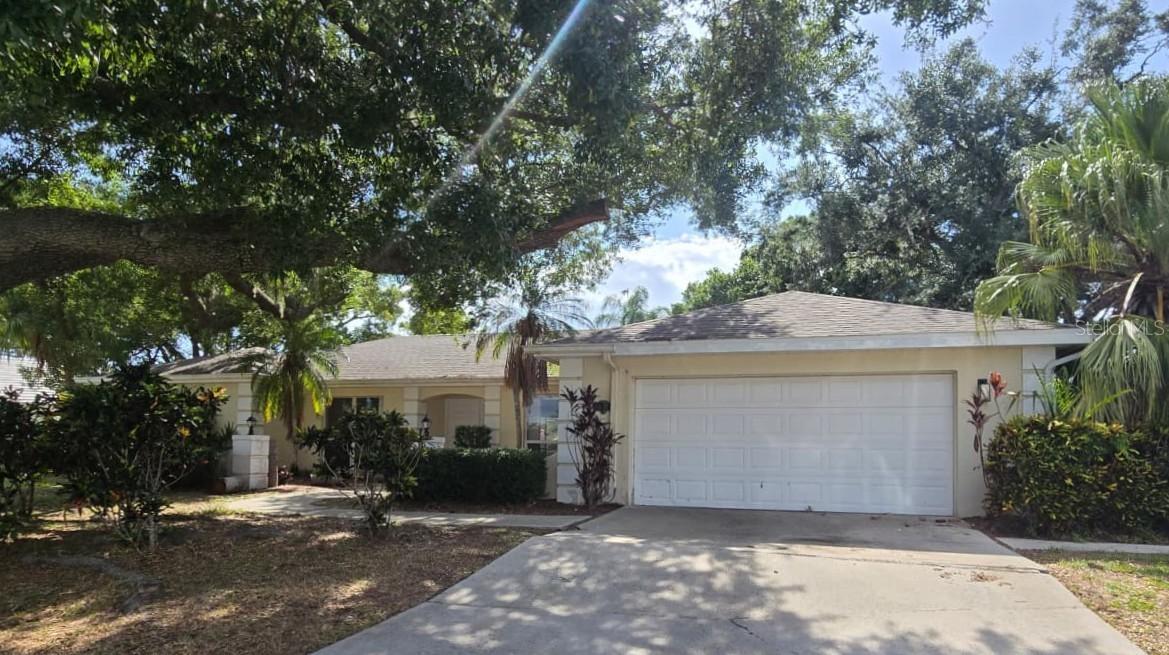 5697 Country Lakes Dr., Sarasota, FL 34243