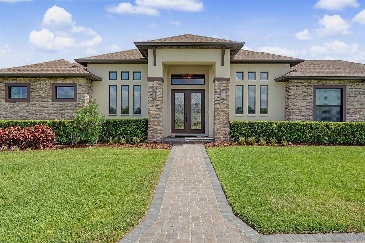 218 Hawk Talon Dr., Lithia, FL 33547