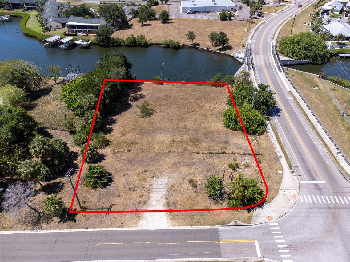 601 Flamingo Dr., Apollo Beach, FL 33572