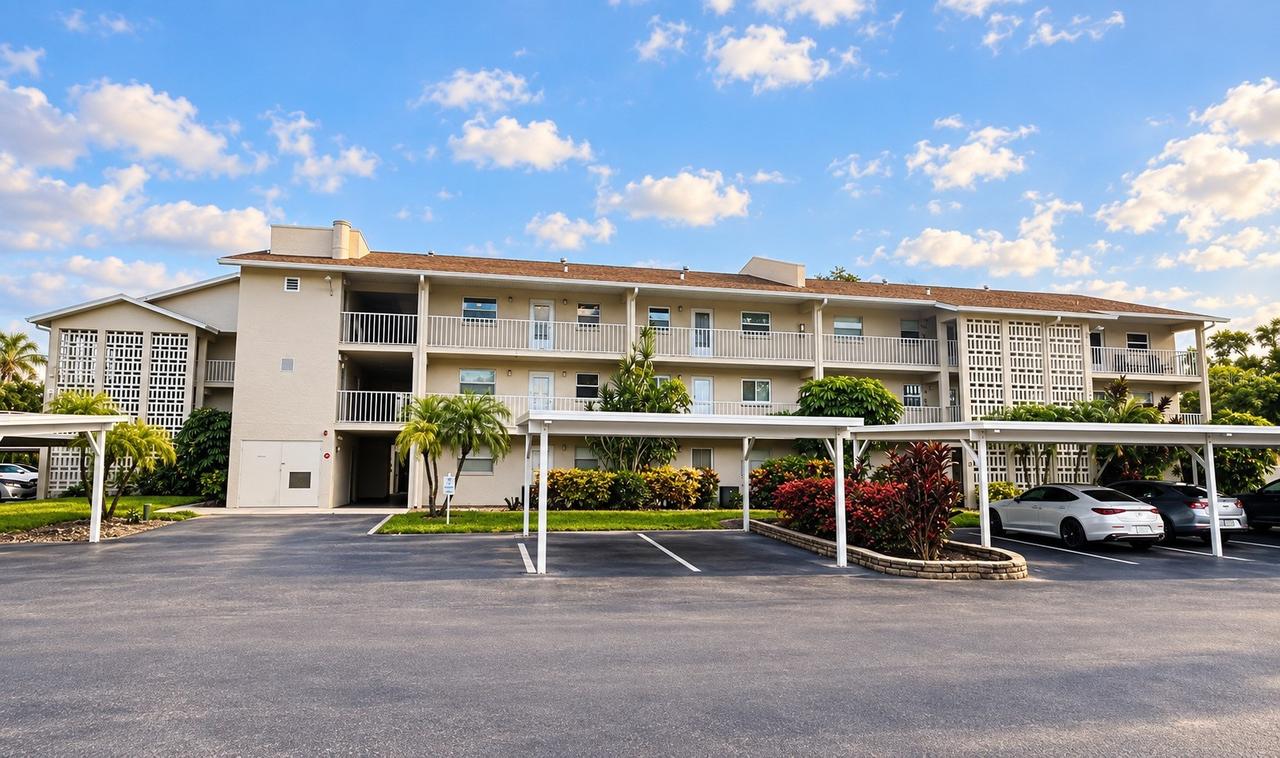 3981 Maceachen Blvd. #330, Sarasota, FL 34233