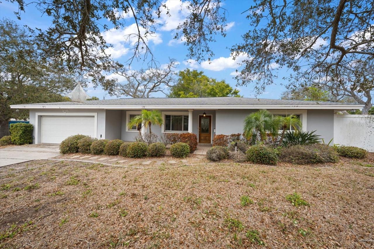 230 Garden Cir., Belleair, FL 33756