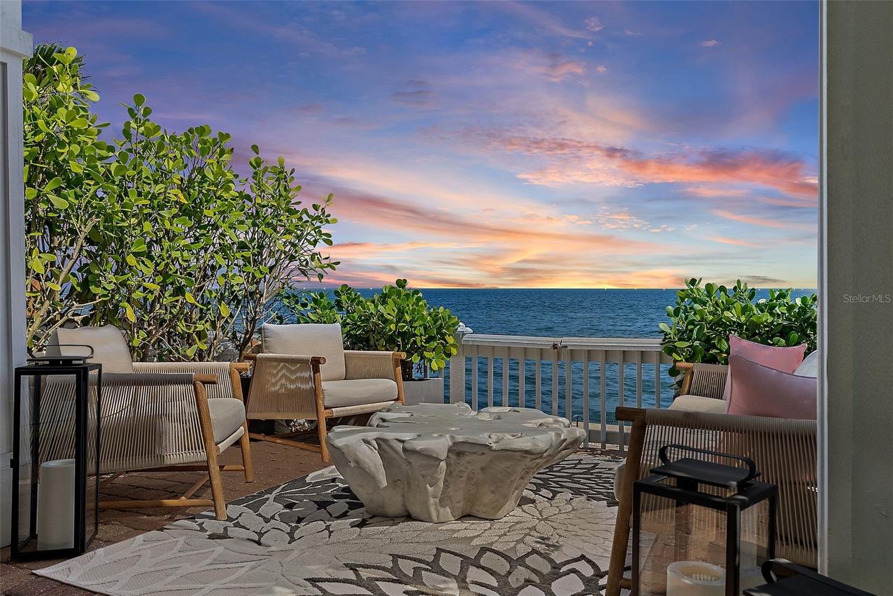 4966 Coquina Key Dr., St Petersburg, FL 33701