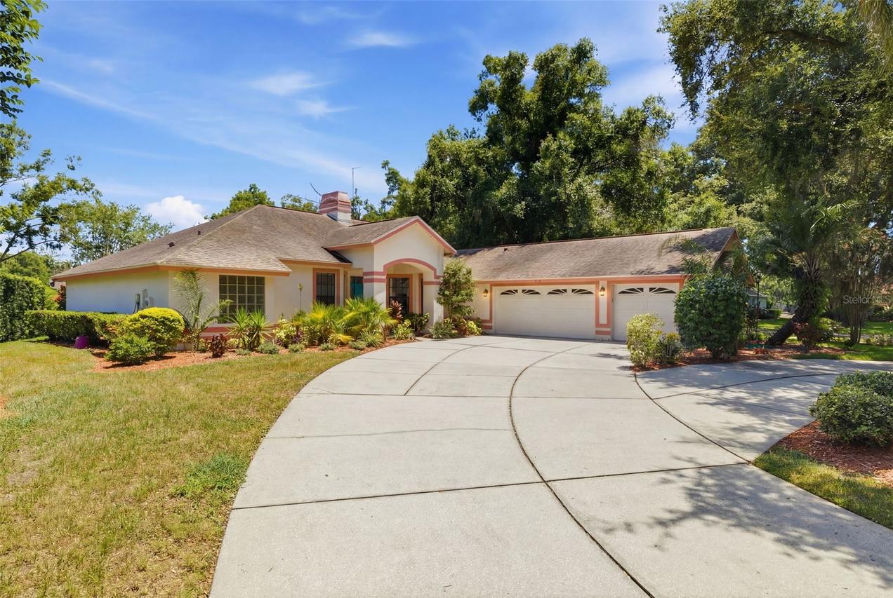 16501 Blenheim Dr., Lutz, FL 33549
