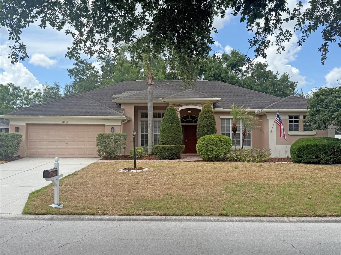 3045 Sutton Woods Dr., Plant City, FL 33566