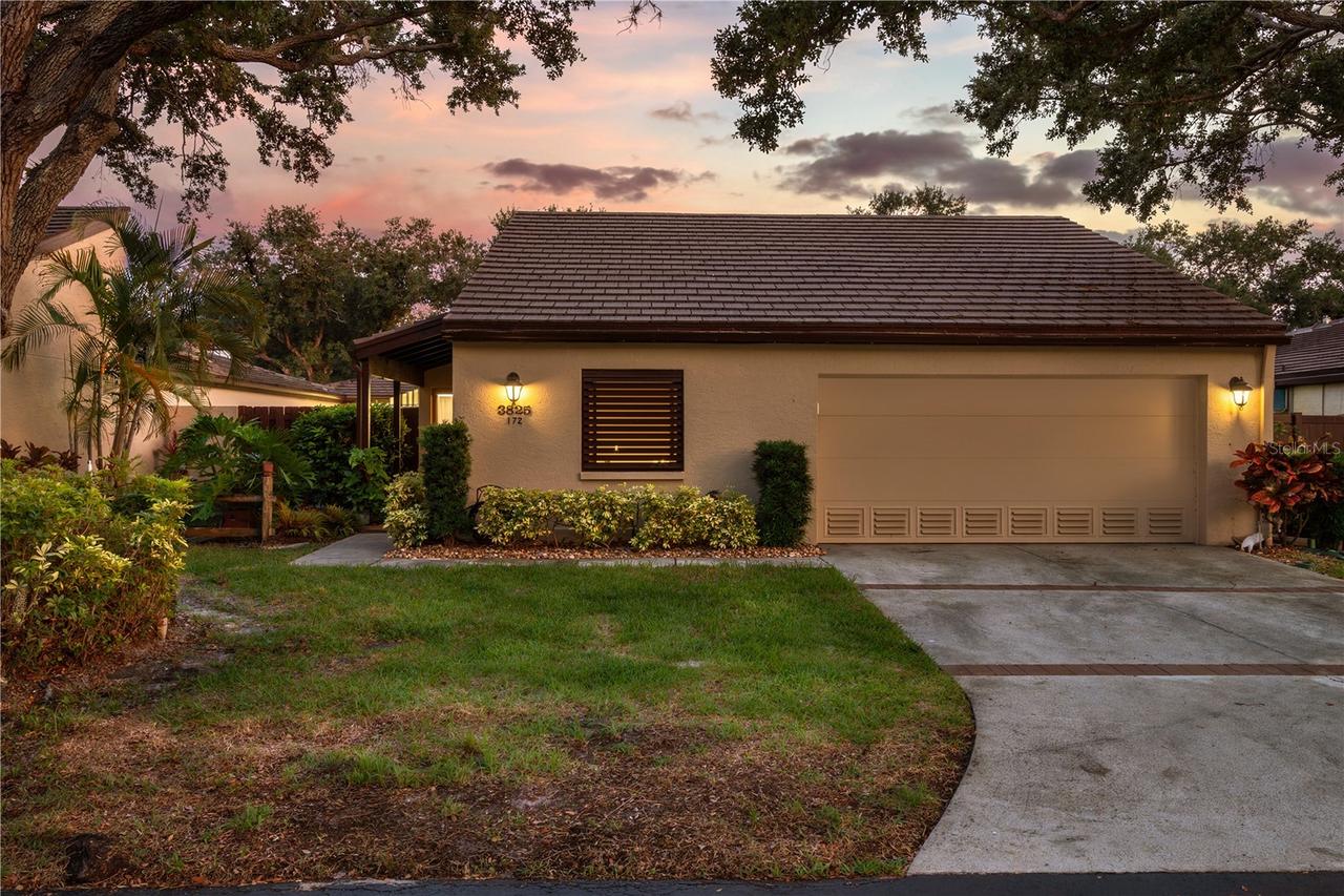 3825 Glen Oaks Manor Dr., Sarasota, FL 34232