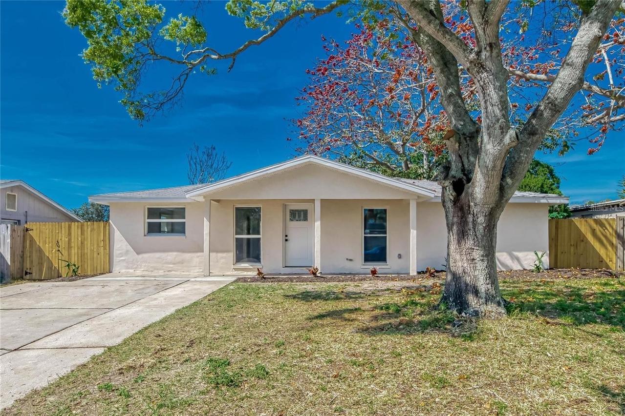 1300 Melonwood Ave., Clearwater, FL 33759