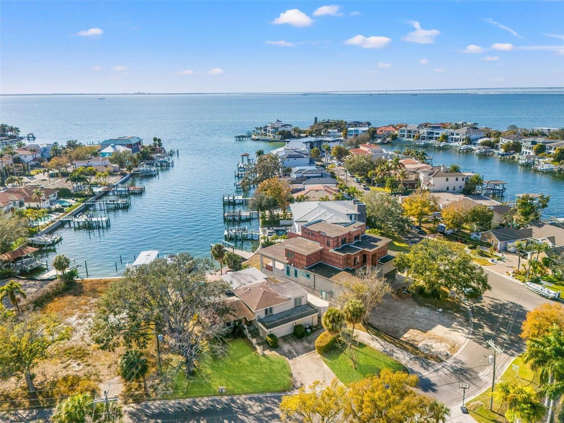 2605 S Beach Dr., Tampa, FL 33629
