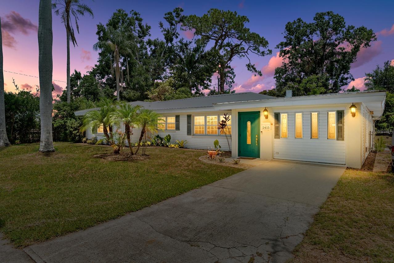 2415 2nd Ave., Bradenton, FL 34208