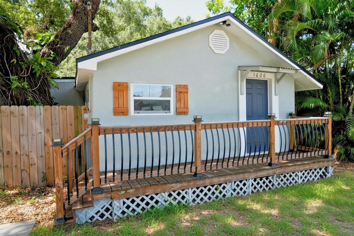 1606 E Osborne Ave., Tampa, FL 33610