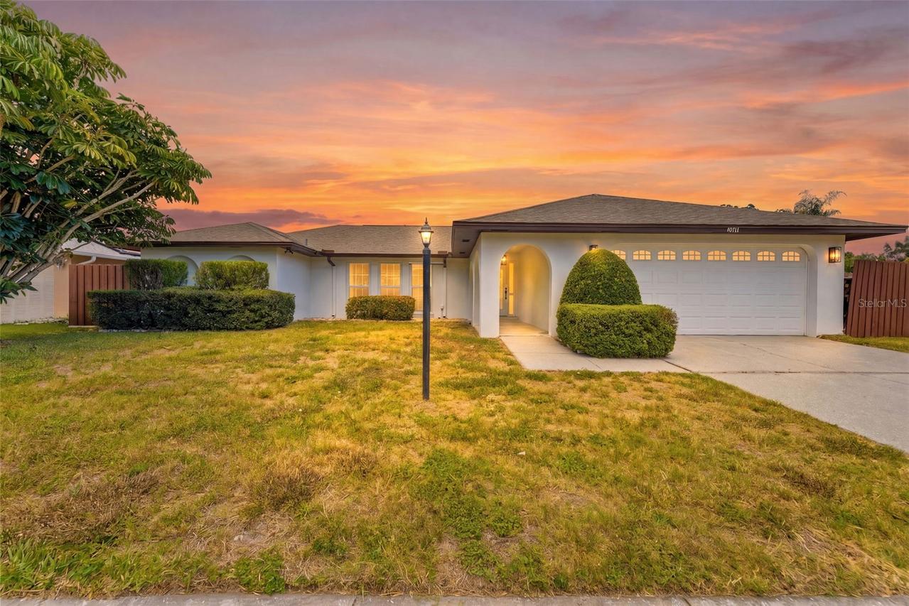 10711 Frances Ln, Largo, FL 33774