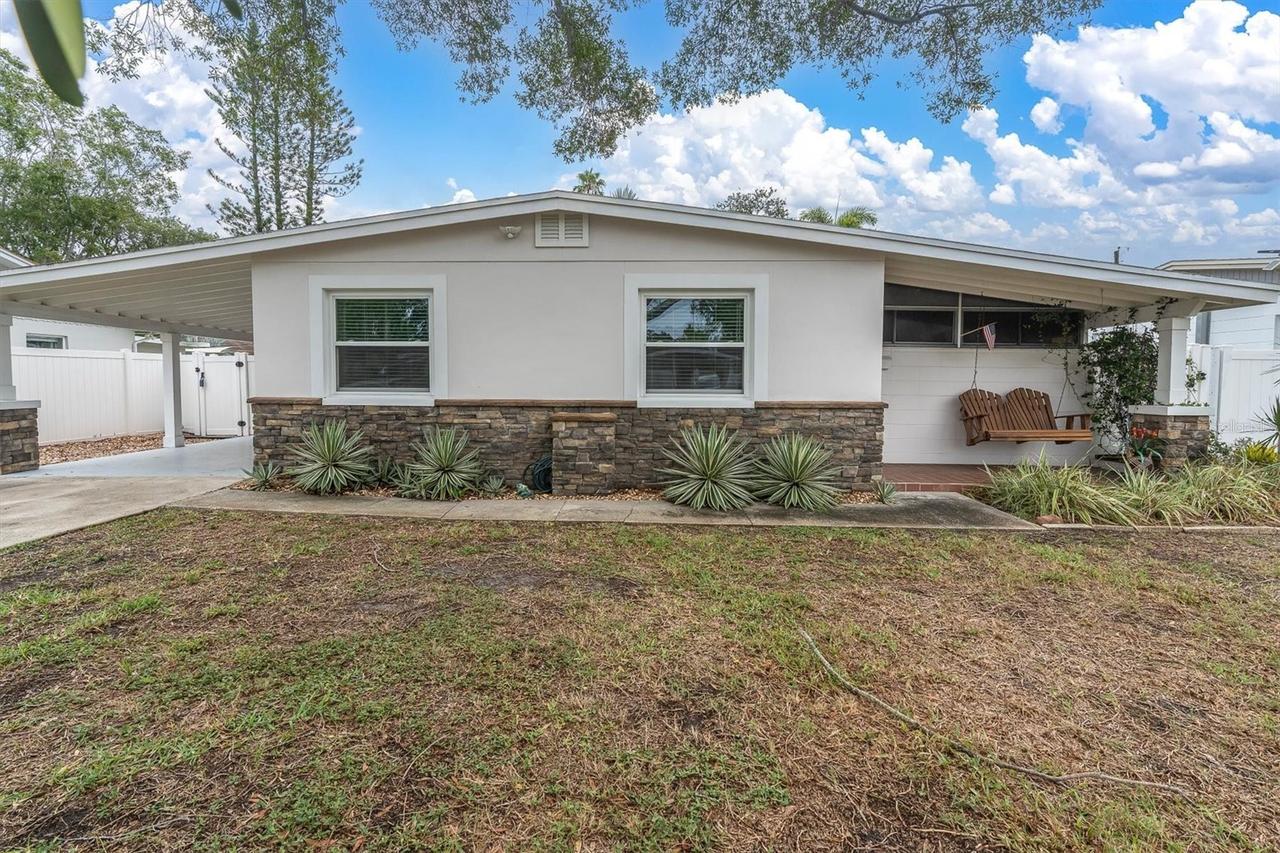4201 Des Moines St., St Petersburg, FL 33703
