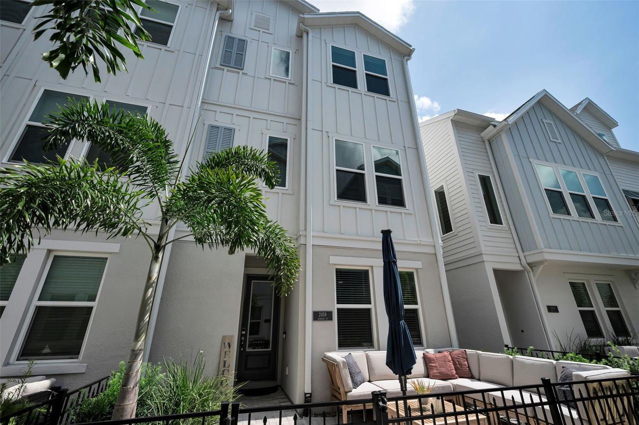 2458 Mangum Ct., Sarasota, FL 34237