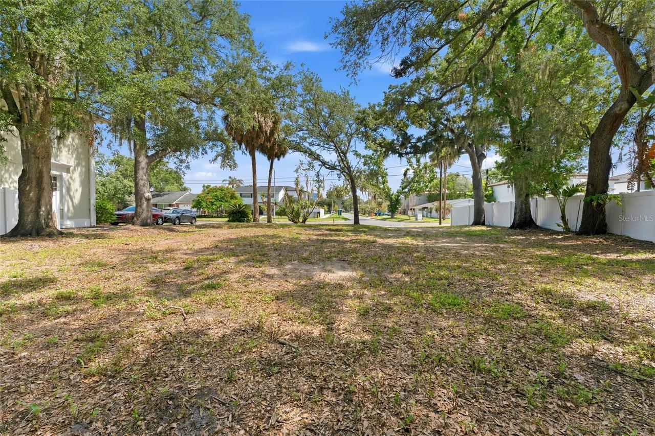 5010 W Azeele St., Tampa, FL 33609
