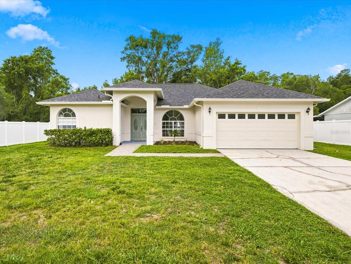 4617 Debbie Ln., Lutz, FL 33559