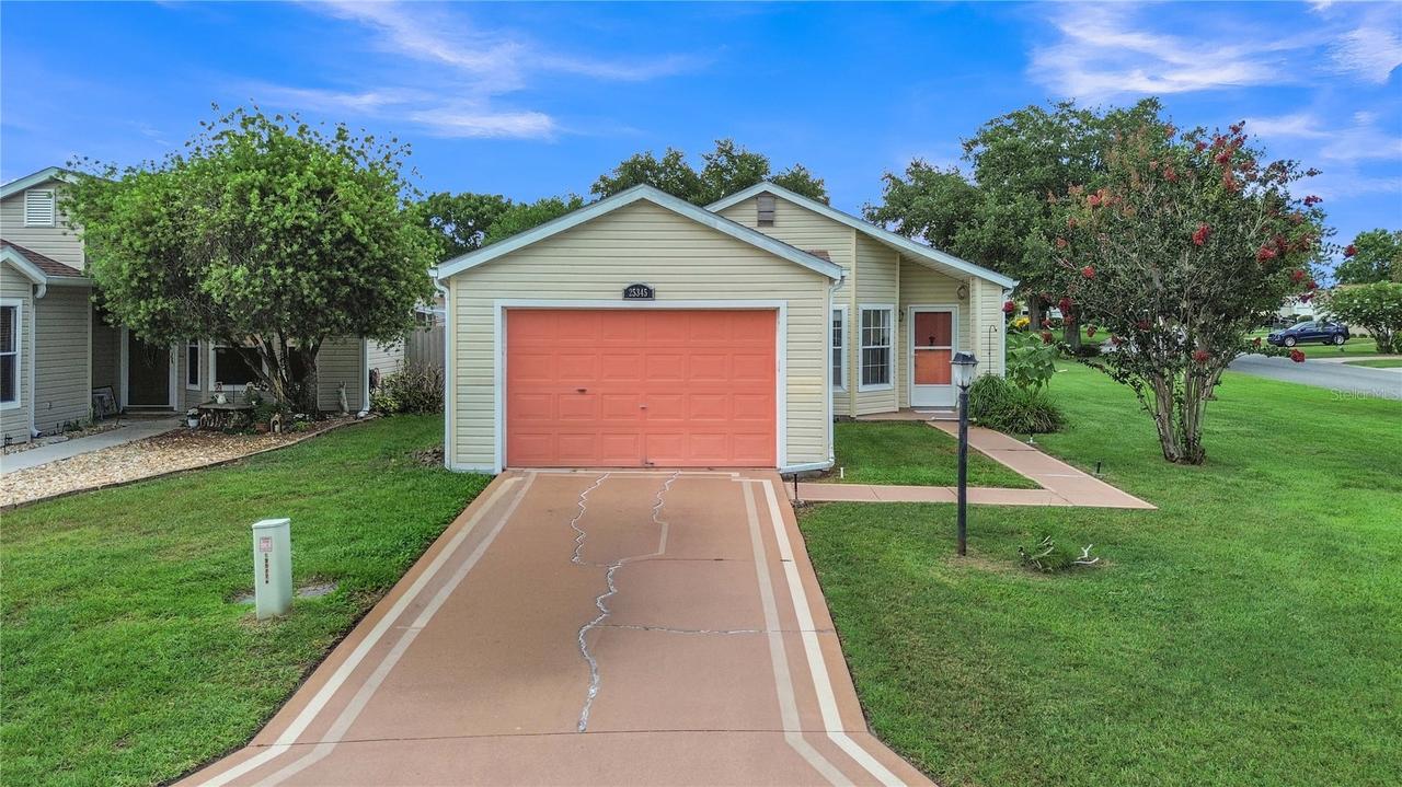 25345 Green Heron Dr., Leesburg, FL 34748