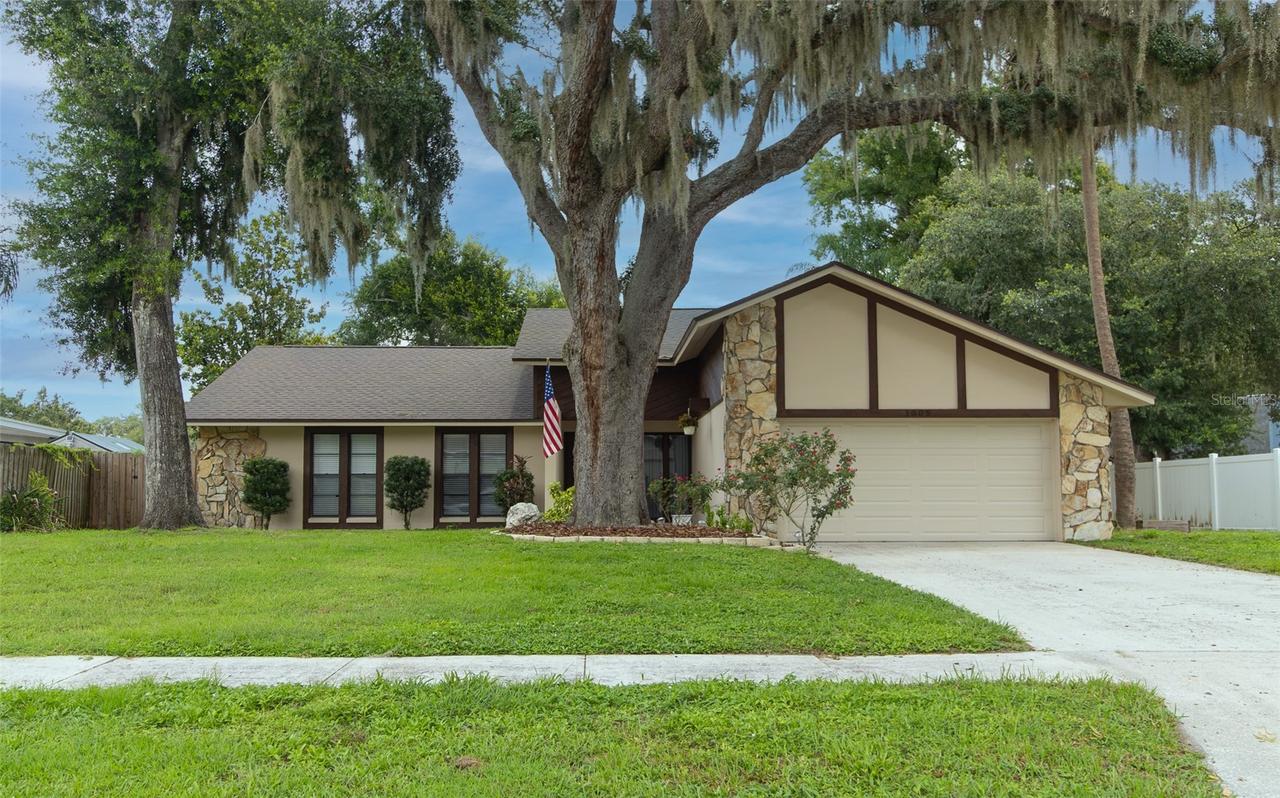 1005 Tranquiview Ln., Valrico, FL 33594