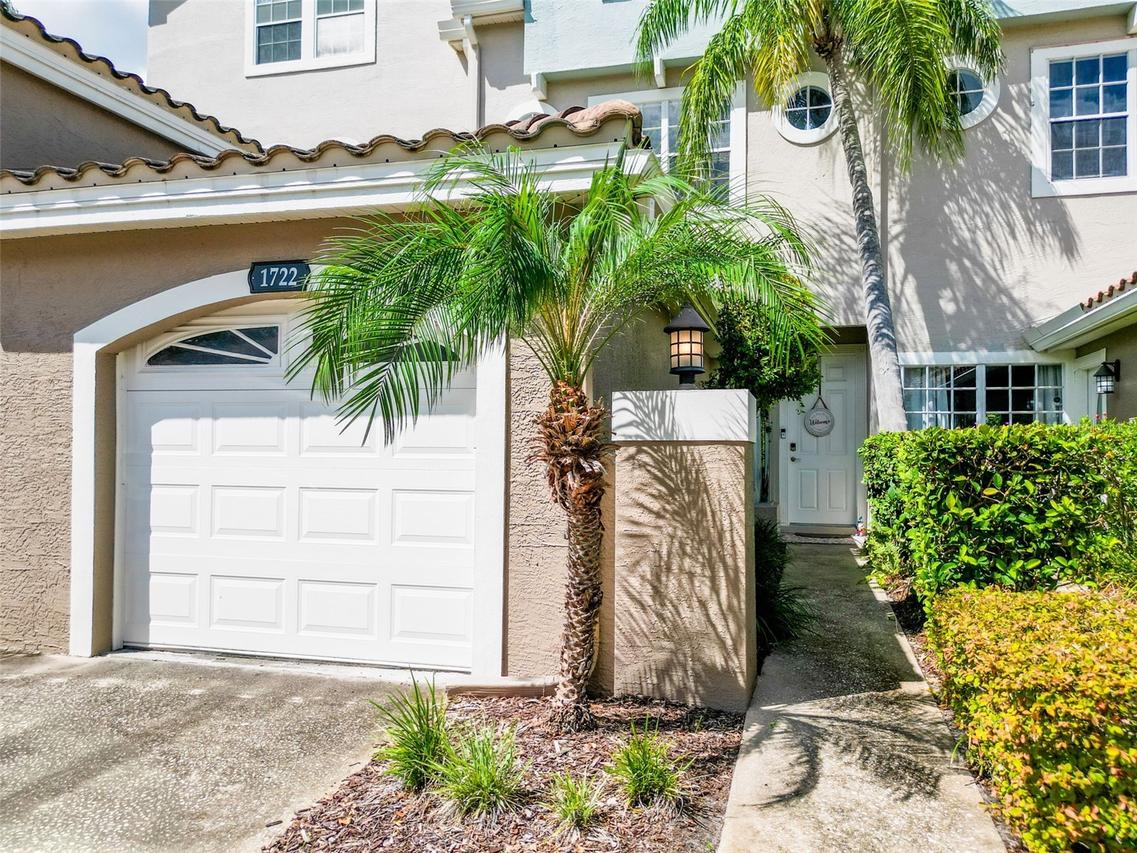 1722 Arabian Ln., Palm Harbor, FL 34685