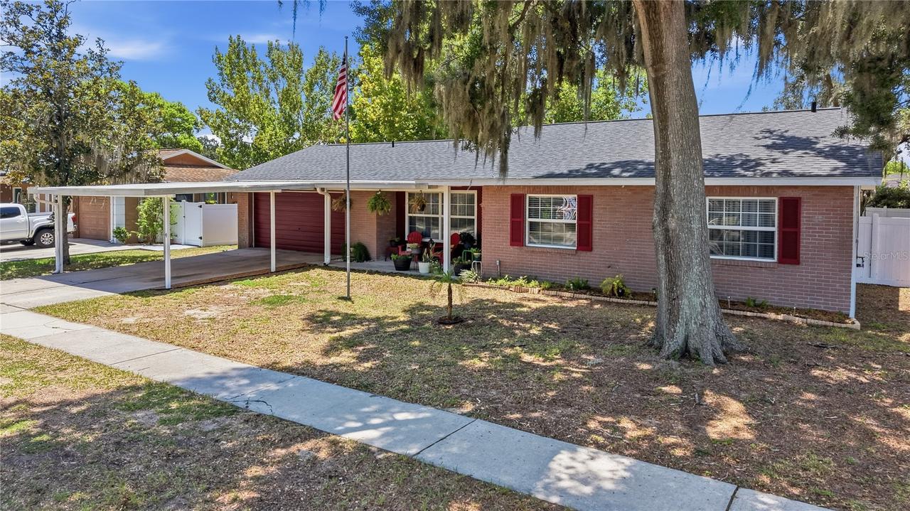3801 Upland Pl., Valrico, FL 33594