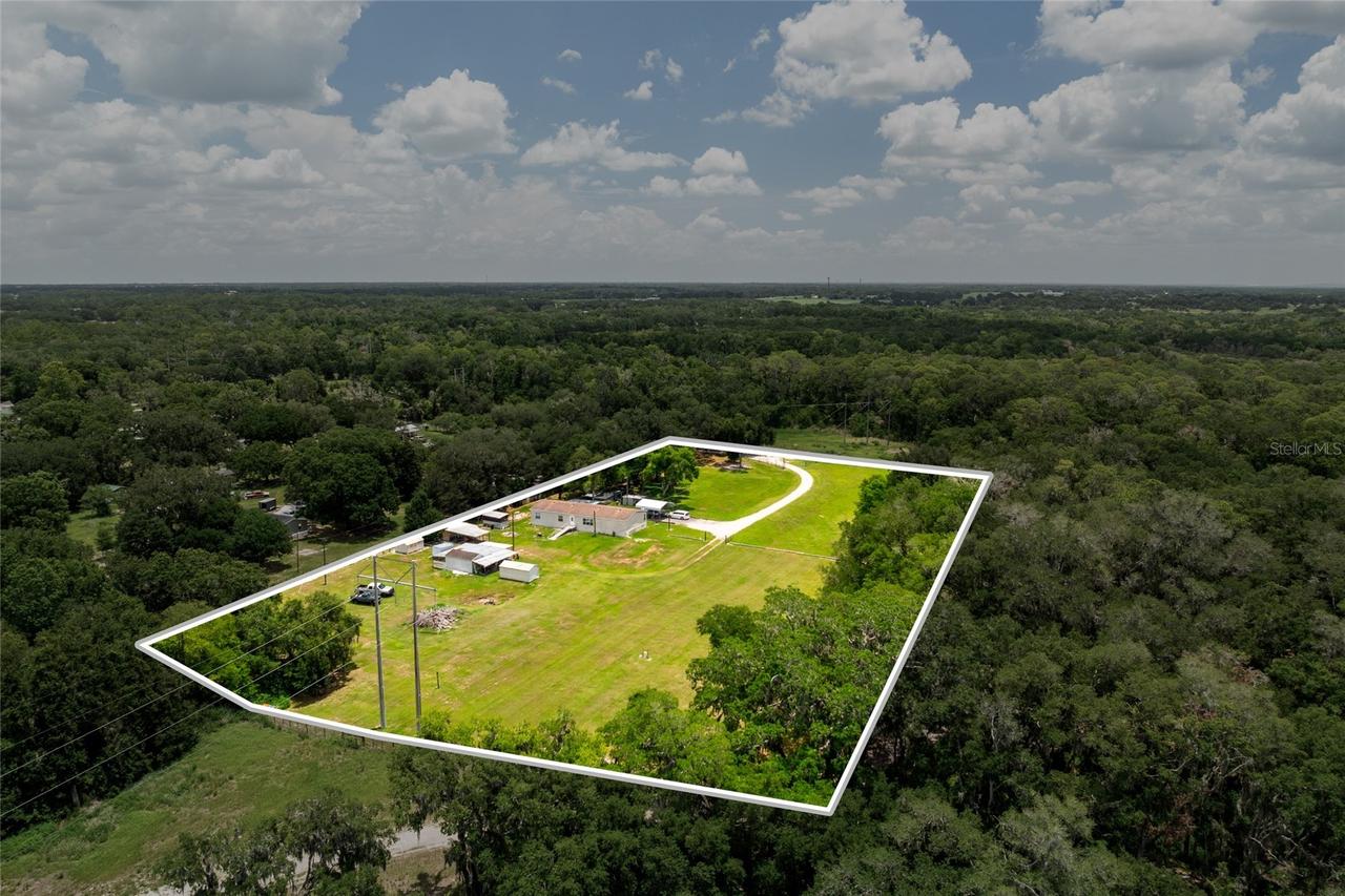 5709 Luckasavage Rd., Plant City, FL 33567