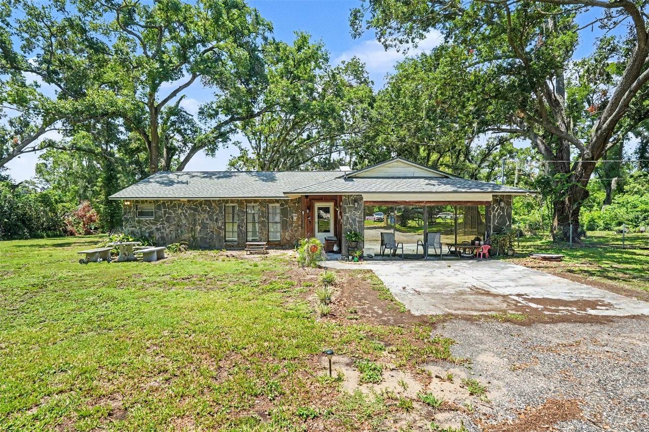 534 Leverett Rd., Seffner, FL 33584