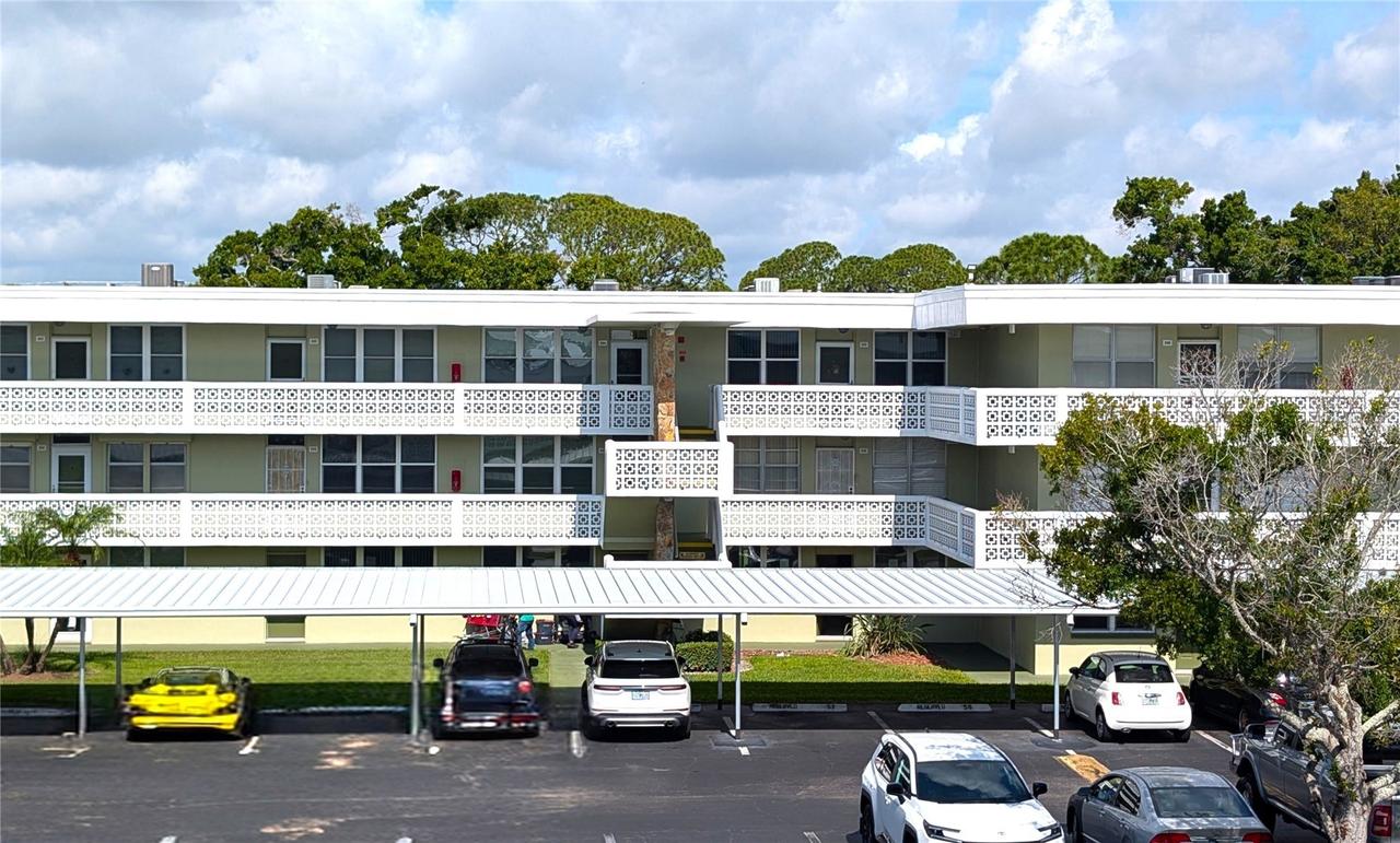 4890 Bay St Ne #324, St Petersburg, FL 33703