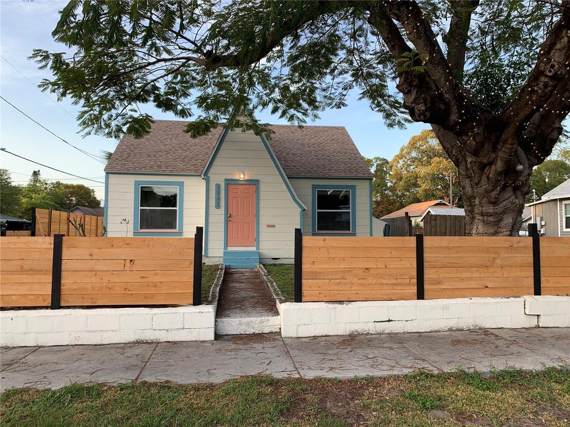 1147 James Ave., St Petersburg, FL 33705