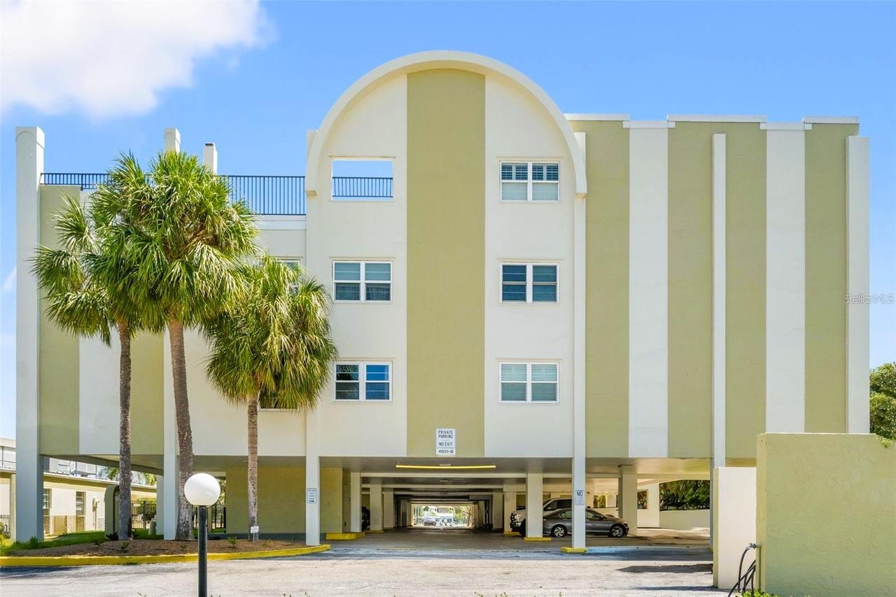 4651 1st St. #306, St Petersburg, FL 33702