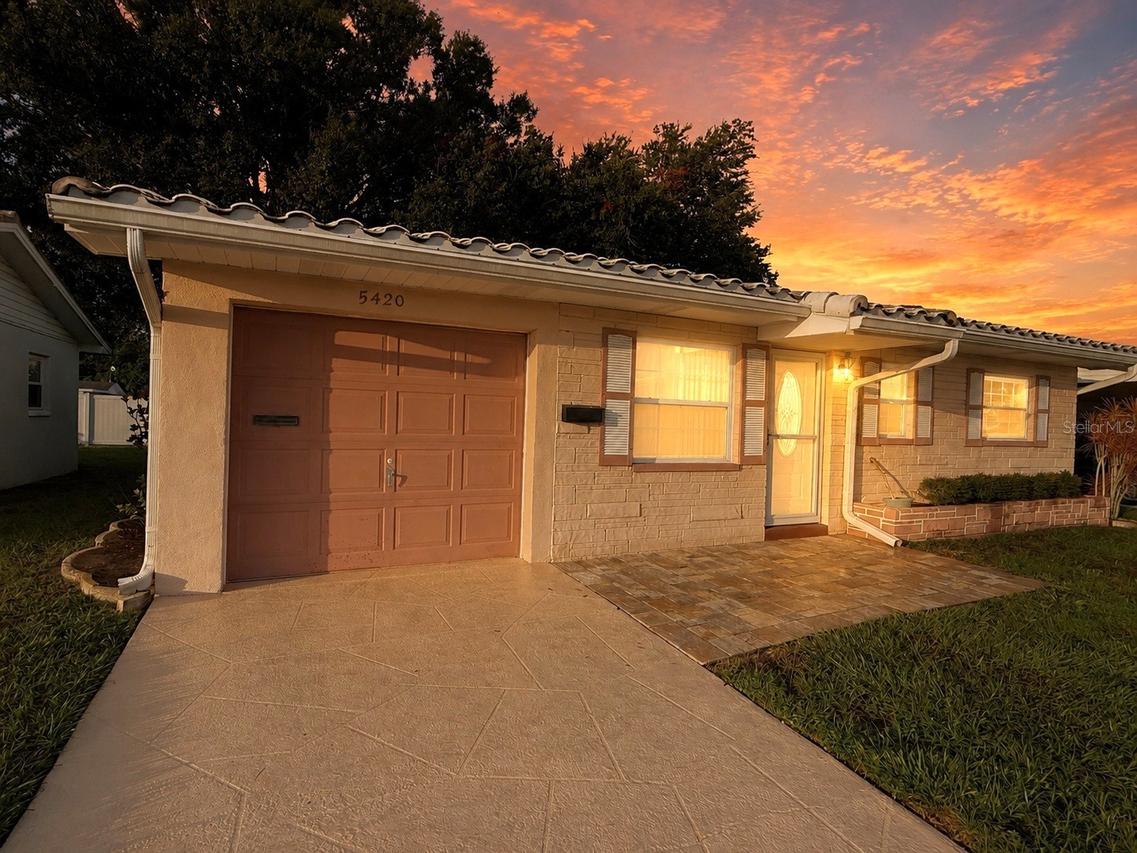 5420 Palm Crest Ct., Pinellas Park, FL 33782