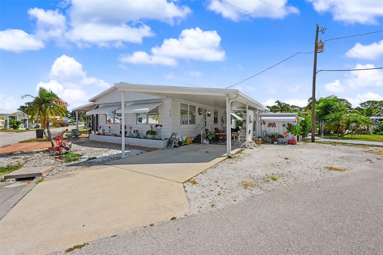 6523 Kansas St., Bradenton, FL 34207