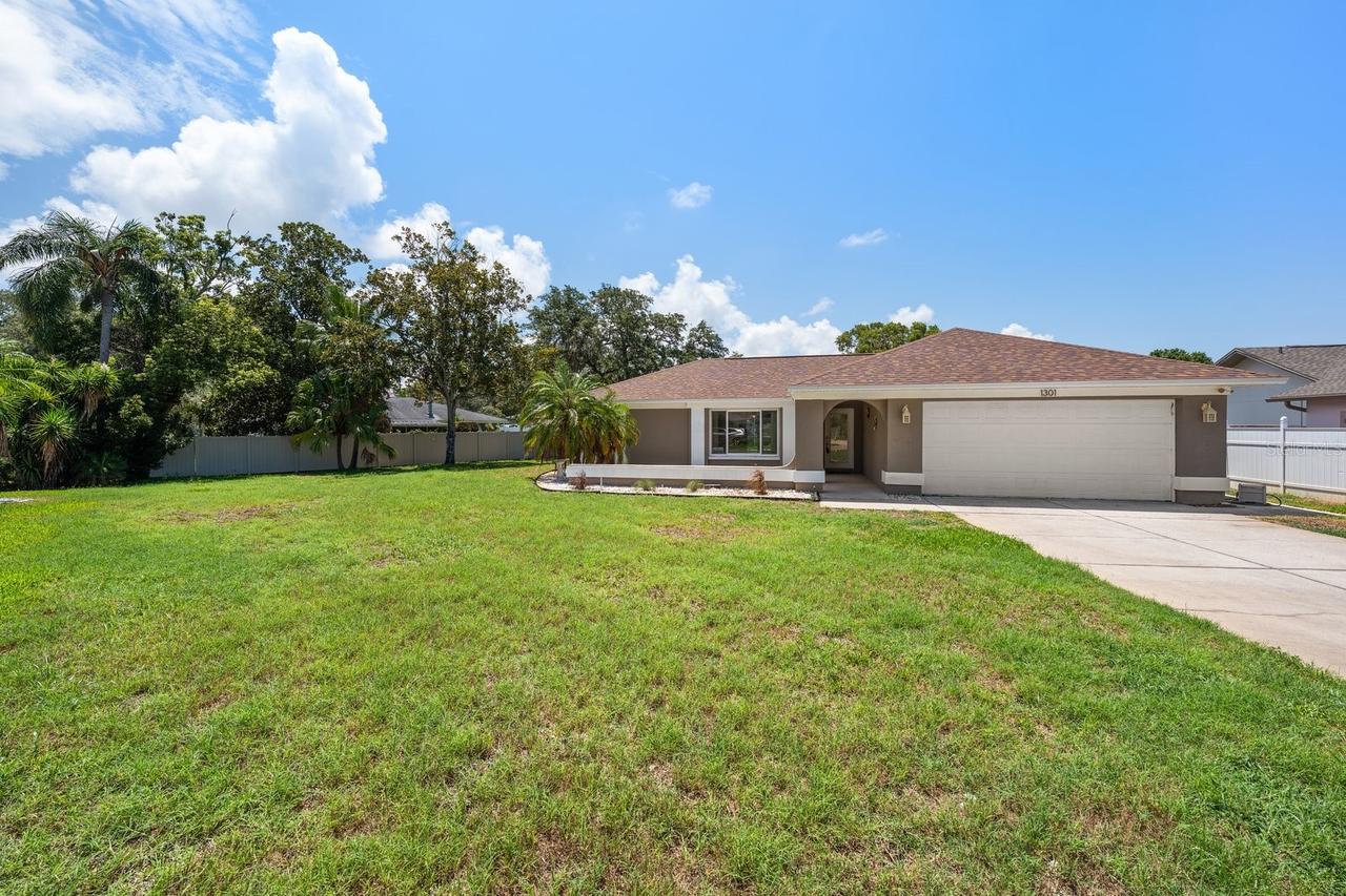 1301 Lily Ct., Tarpon Springs, FL 34689