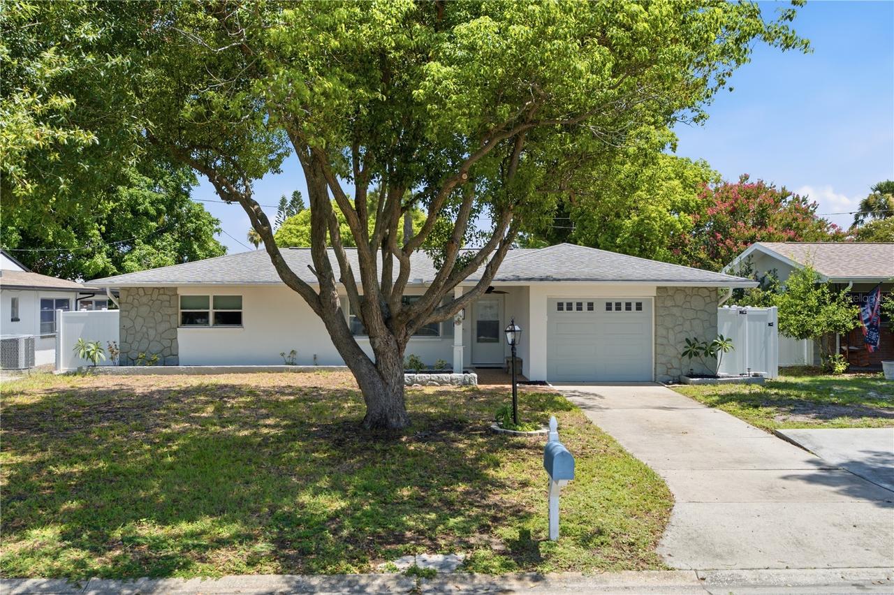 2190 Scotland Dr., Clearwater, FL 33763