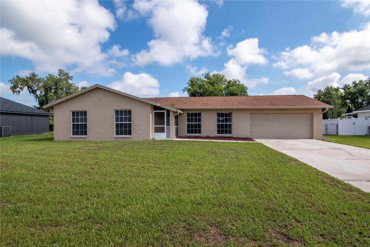 1208 Lady Guinevere Dr., Valrico, FL 33594