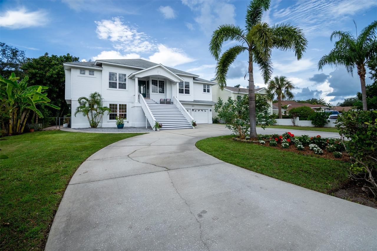 1605 Gulf Rd., Tarpon Springs, FL 34689