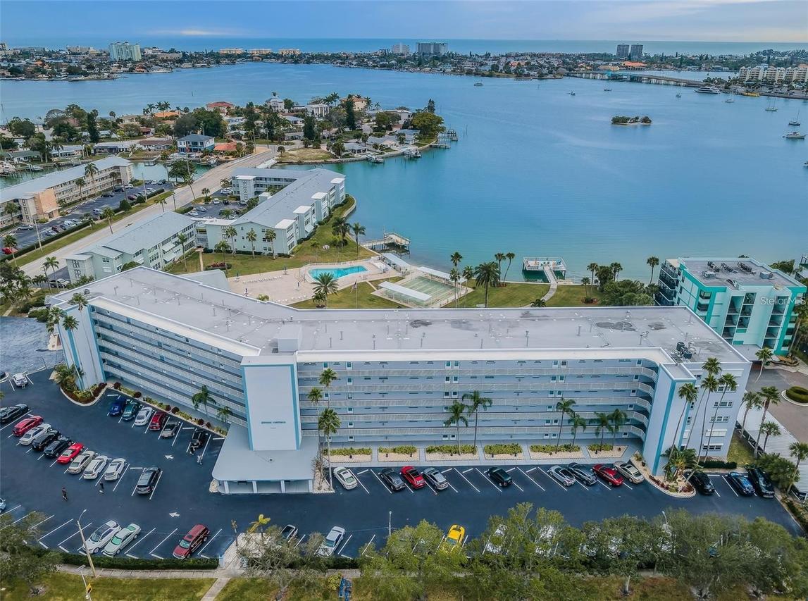 1868 Shore Dr. #102, South Pasadena, FL 33707