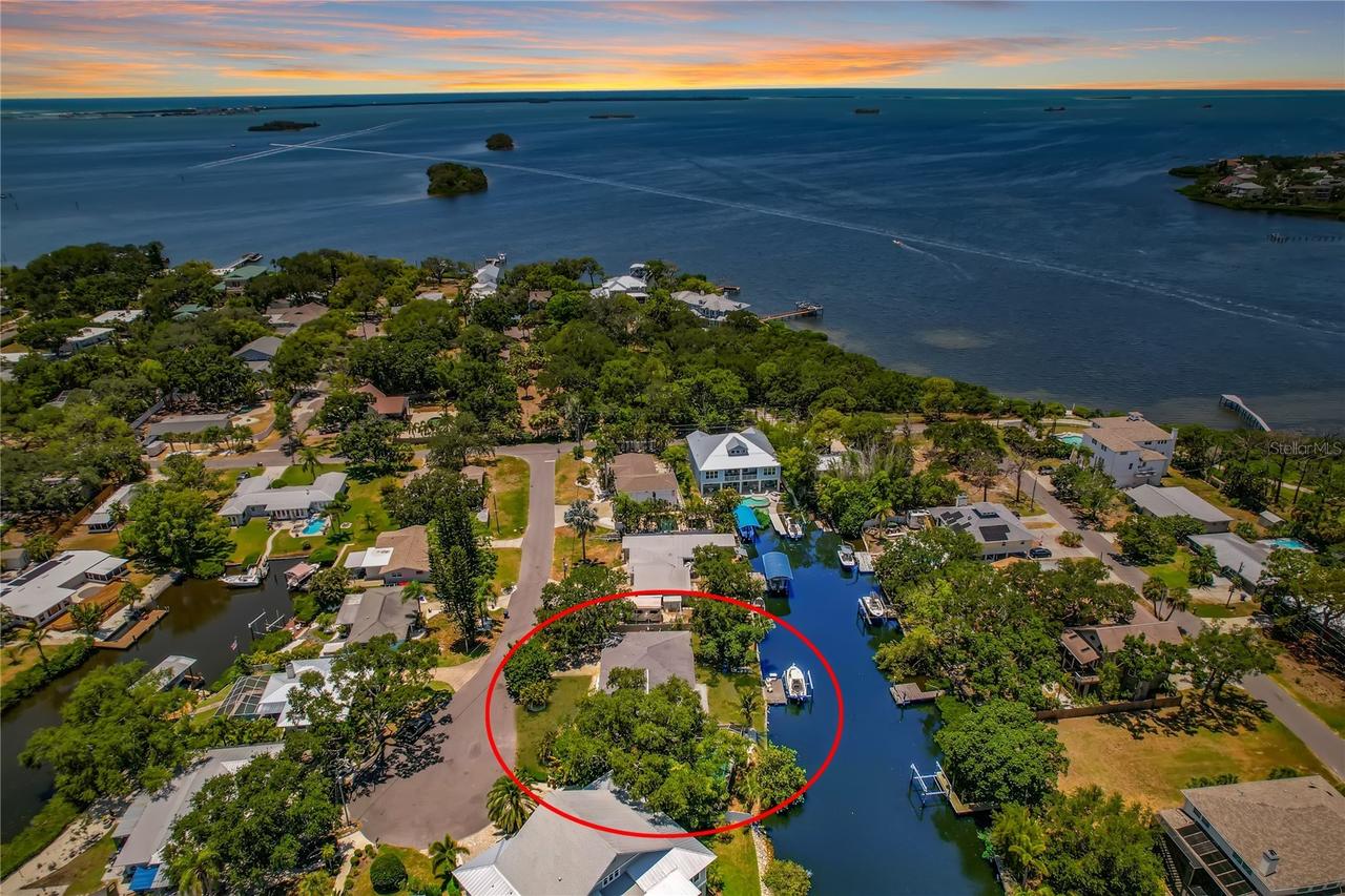 404 Laurel Ln., Palm Harbor, FL 34683