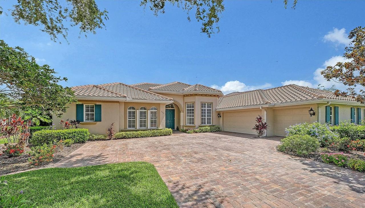 225 Pesaro Dr., North Venice, FL 34275