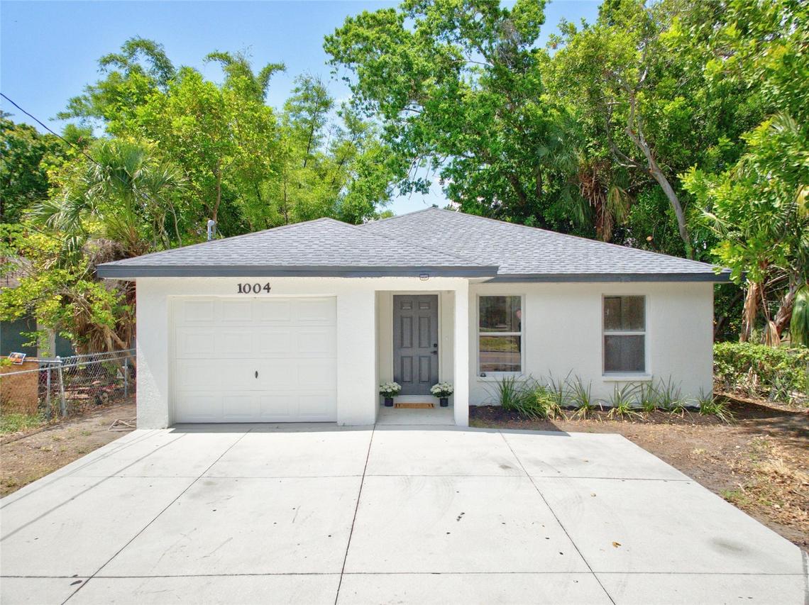 1004 17th Ave., Bradenton, FL 34205