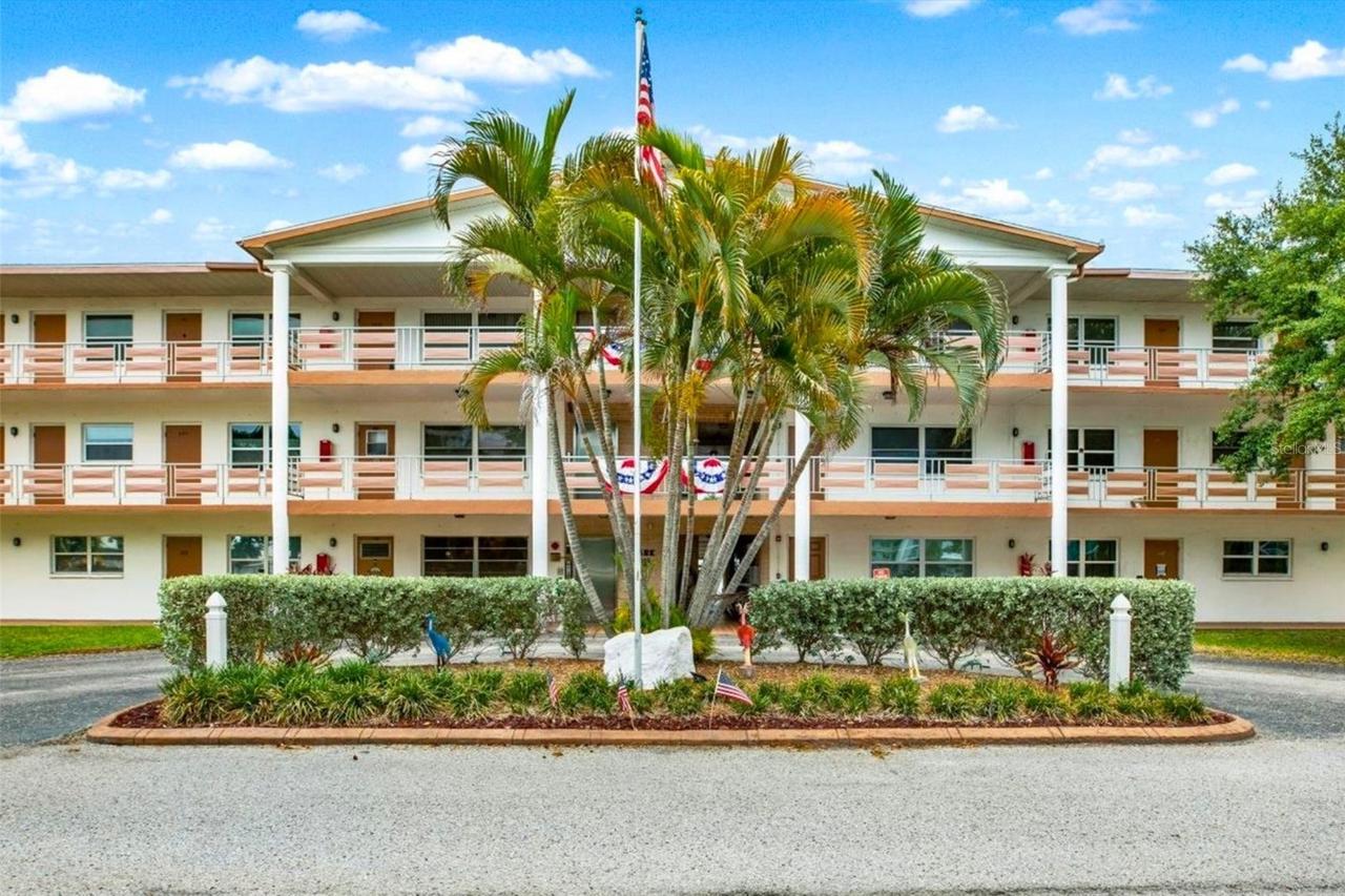6015 19th St. #302, St Petersburg, FL 33714